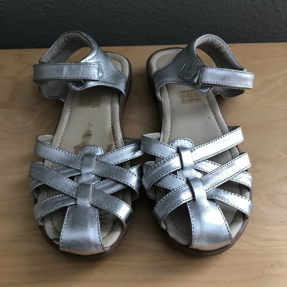 See Kai Run Camila Sandals Girls size 2 Silver Metallic Fisherman Style